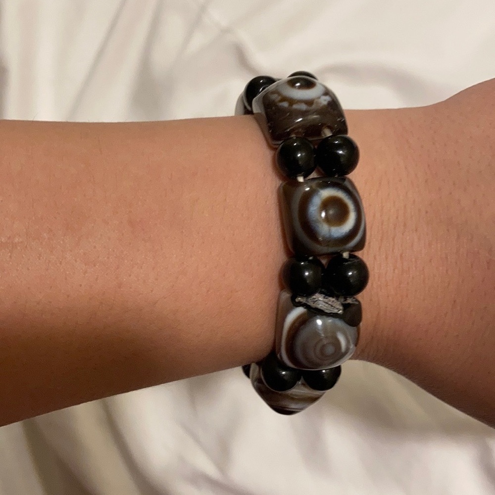 Bracelets - Picture 2 of 8